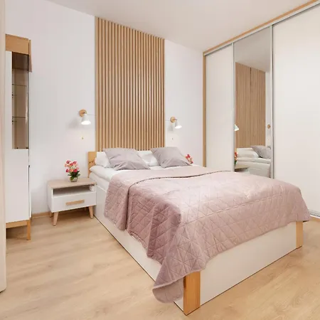 Апартаменты Modern With Parking & Near Manufaktura In By Renters Лодзь