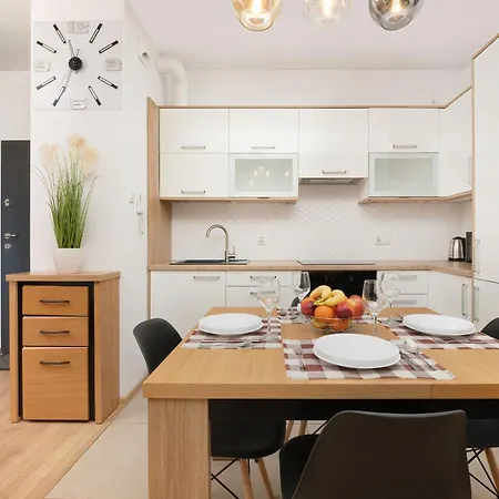 Апартаменты Modern With Parking & Near Manufaktura In By Renters *