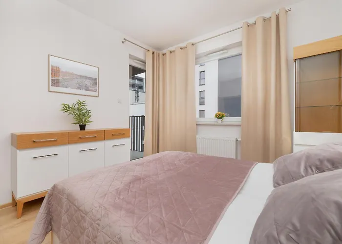 Modern With Parking & Near Manufaktura In By Renters Lägenhet