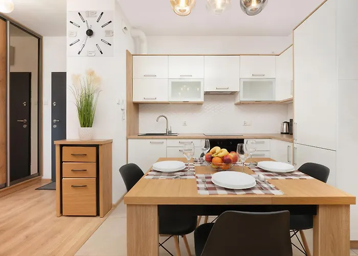 Lägenhet Modern With Parking & Near Manufaktura In By Renters *